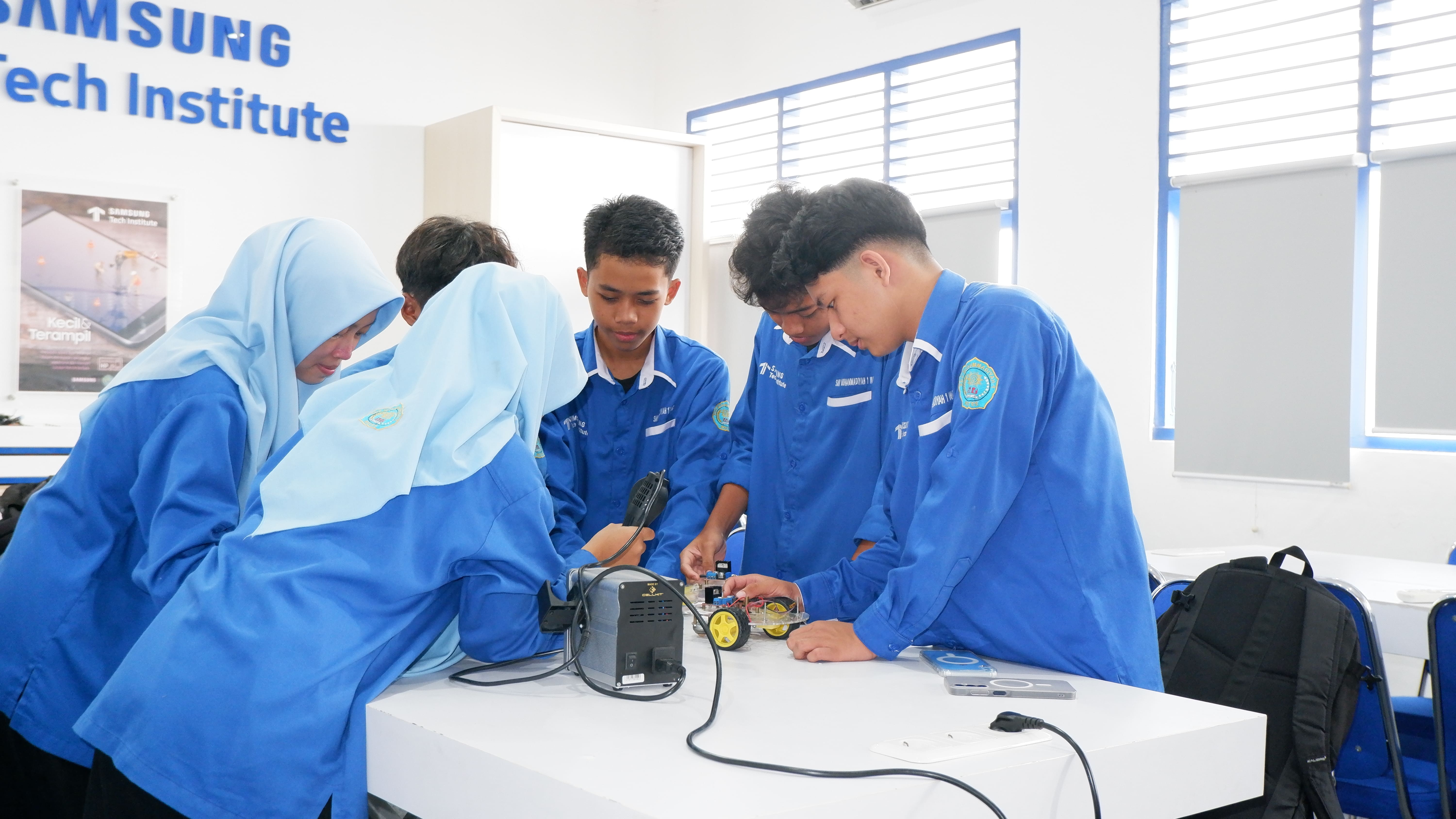 UPJ TEKNIK KOMPUTER JARINGAN & TELEKOMUNIKASI